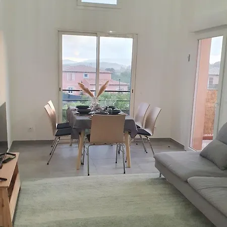 Comfortable Apartment, 5 Minutes From The Beach, 7 Km From Saint Tropez! *